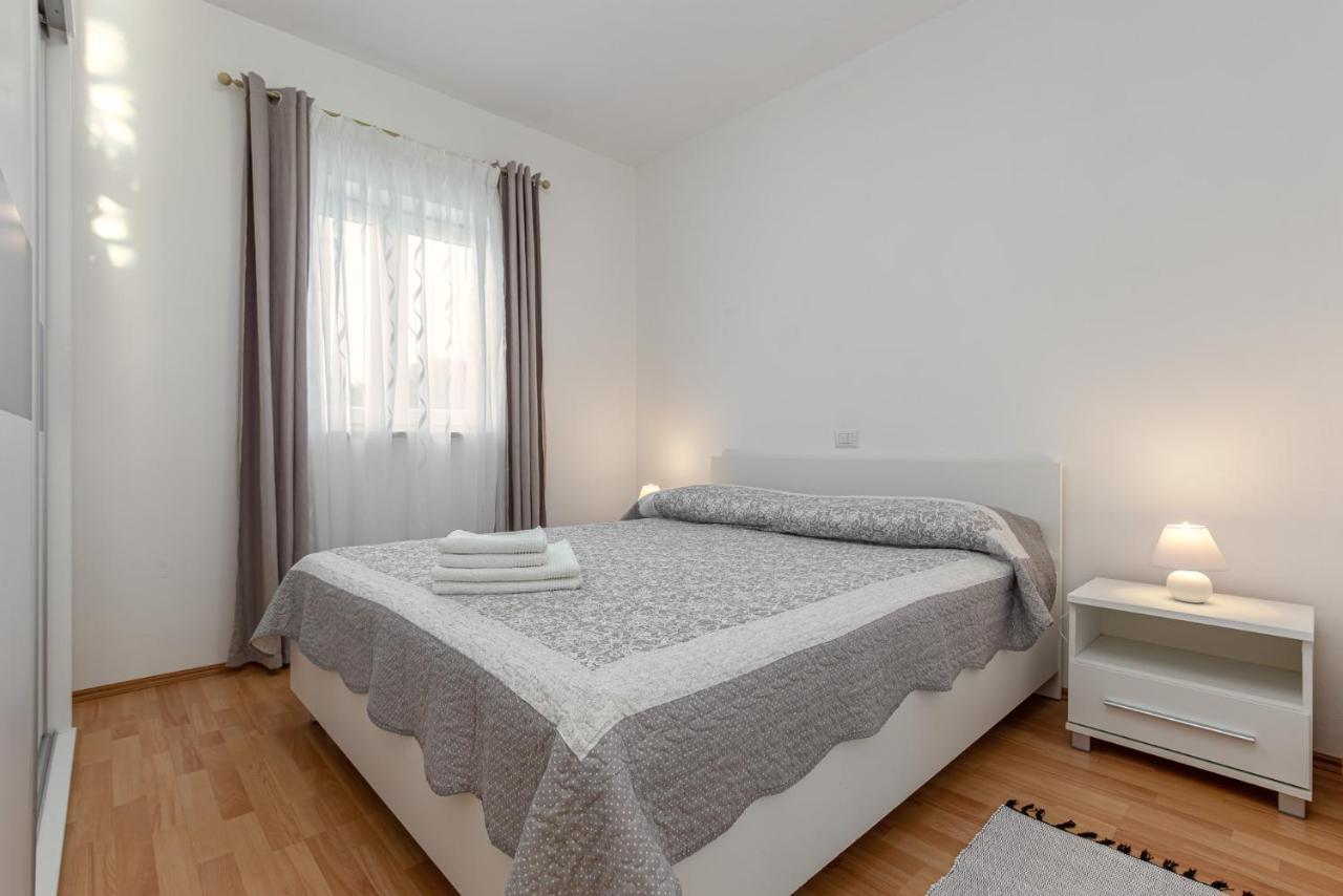 Koraca B4 Apartment Kirmenjak Exterior photo